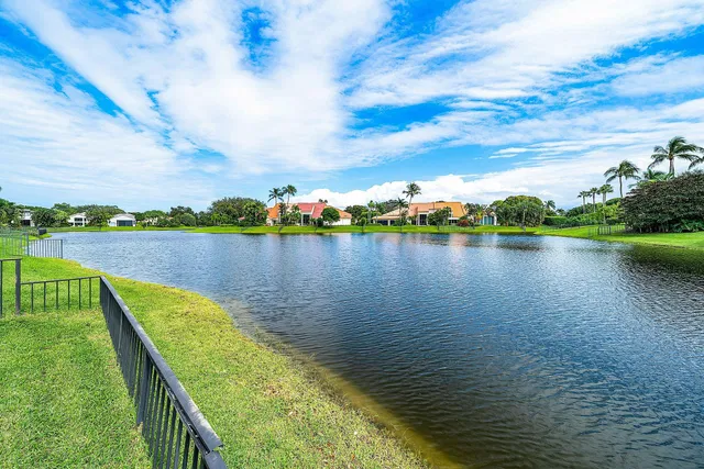 Frenchman's Creek Residence photo 12