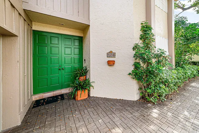 Frenchman's Creek Residence photo 26