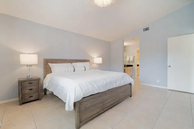 Residence photo 11