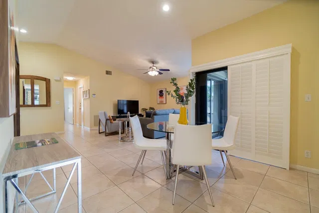 Residence photo 18