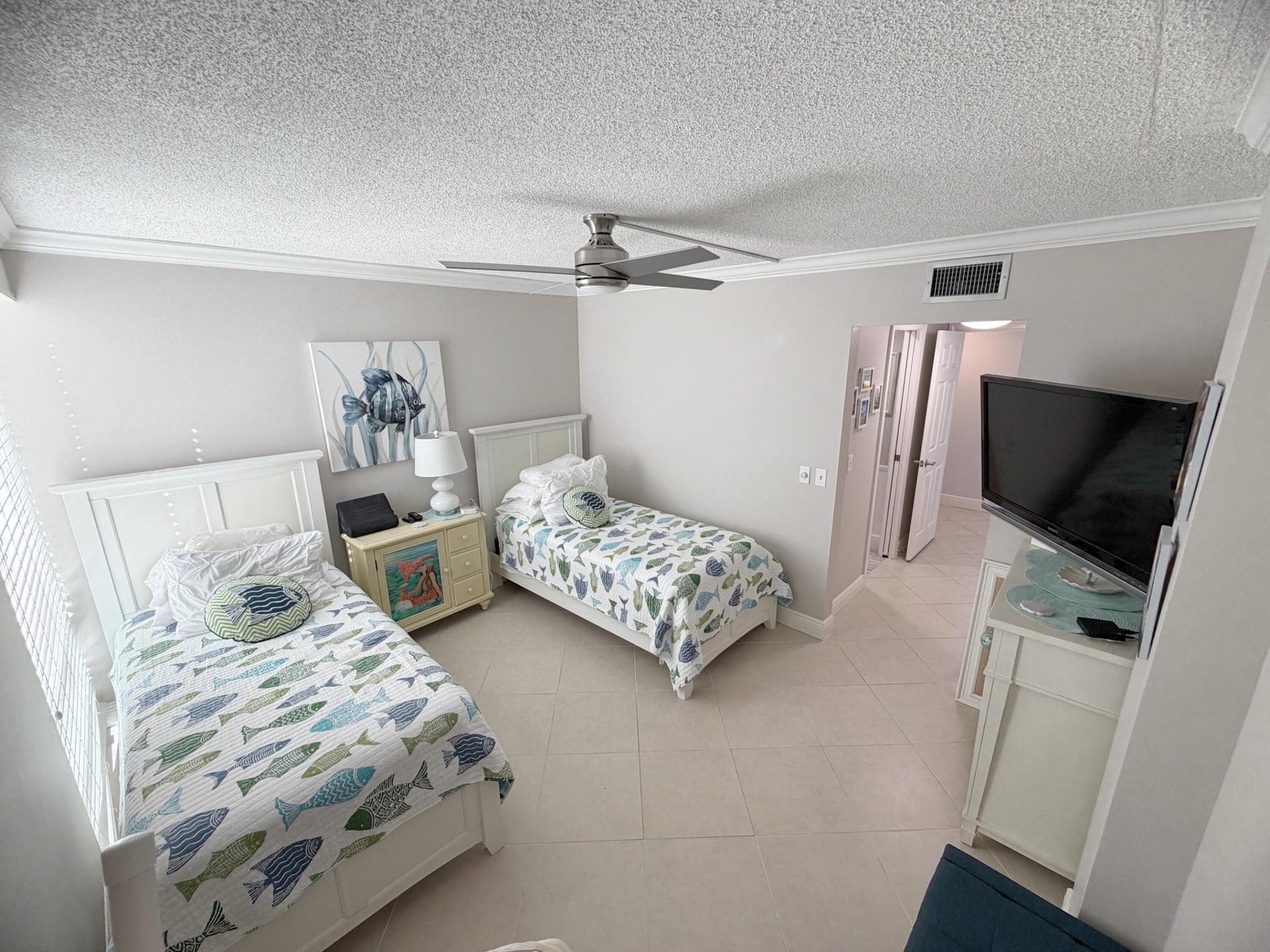 Unit 101 photo 14