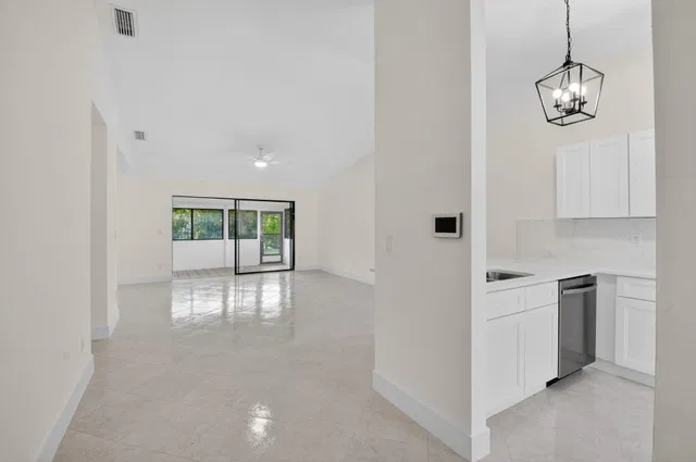 Residence photo 7