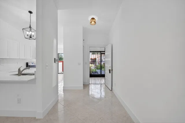 Residence photo 11