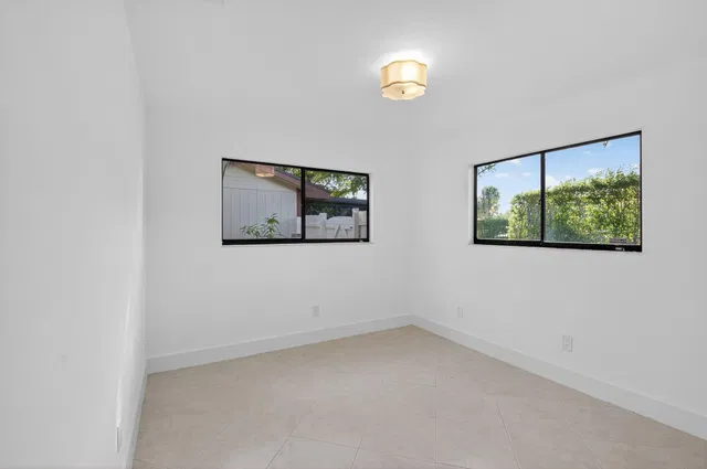 Residence photo 19