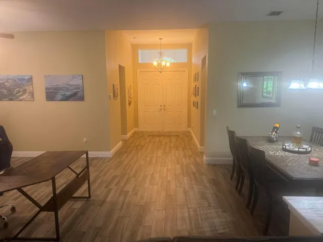 Residence photo 5