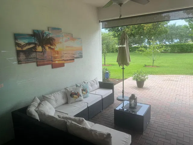 Residence photo 8