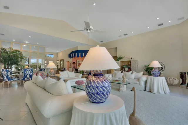 Frenchman's Creek Residence photo 17
