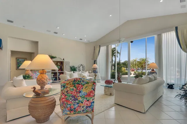 Frenchman's Creek Residence photo 18