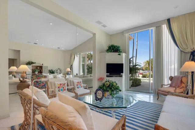 Frenchman's Creek Residence photo 21