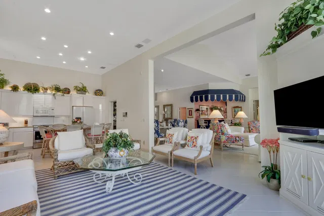 Frenchman's Creek Residence photo 23