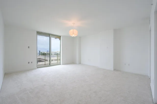 610 Clematis Unit 700-702 photo 9