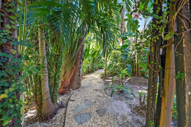 Admirals Cove Residence photo 11