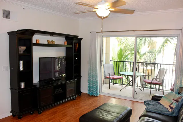 Residence photo 11