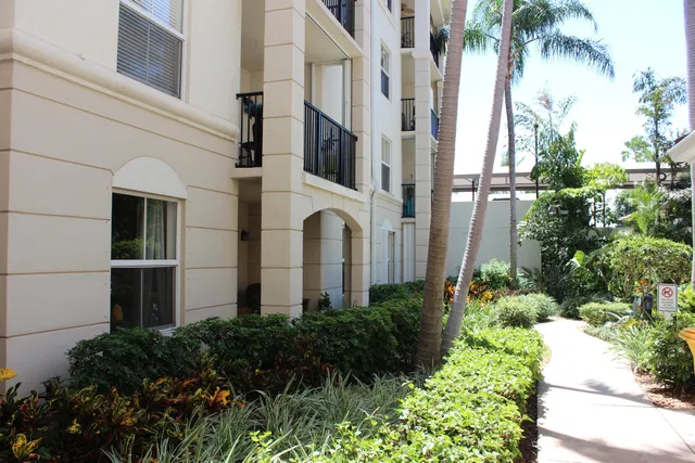 Residence photo 43