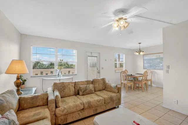  Unit 3025 photo 9