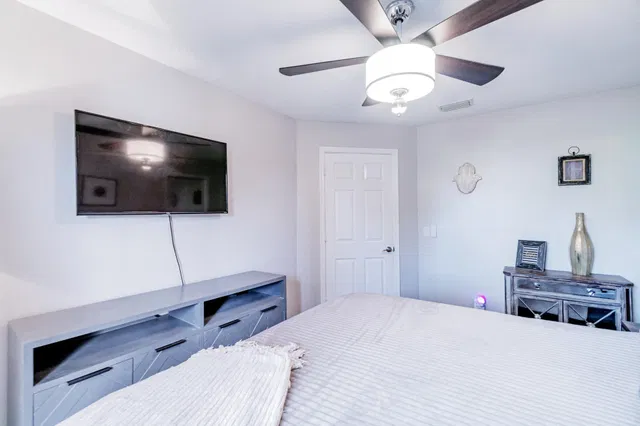 Residence photo 32