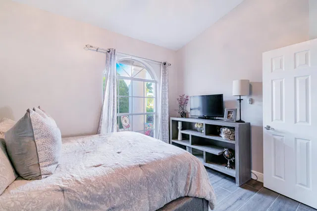 Residence photo 42