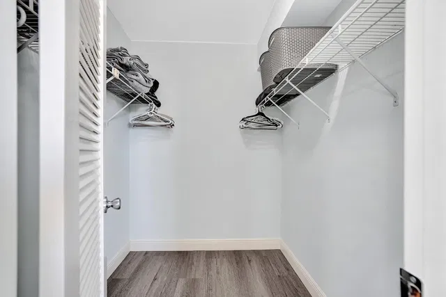 Unit 2304 photo 15