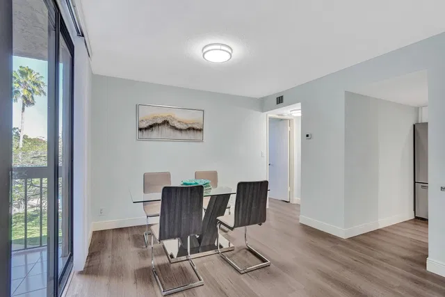 Unit 2304 photo 26