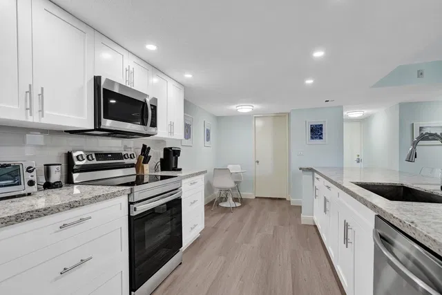 Unit 2304 photo 38