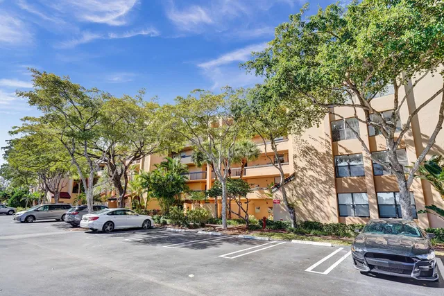 Unit 2304 photo 46