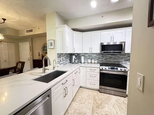 Courtyards in Cityplace Unit 215 photo 9