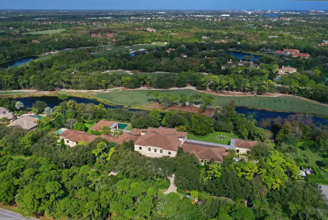 Bear's Club Residence photo 4