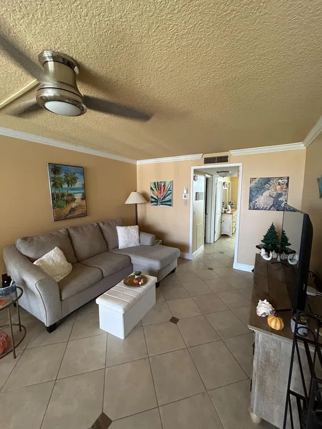 Unit 502 photo 5