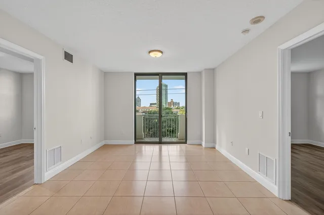 610 Clematis Unit 532 photo 13