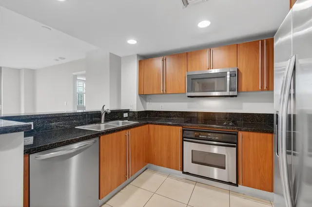 610 Clematis Unit 532 photo 25