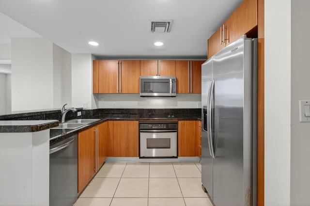 610 Clematis Unit 532 photo 26