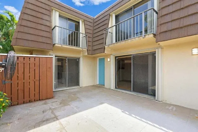 Residence photo 3