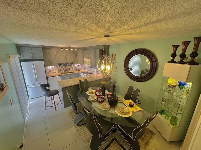 Residence photo 5
