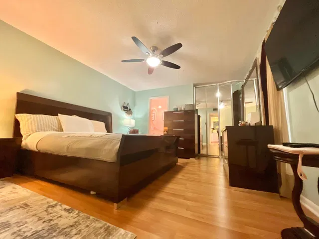Residence photo 12