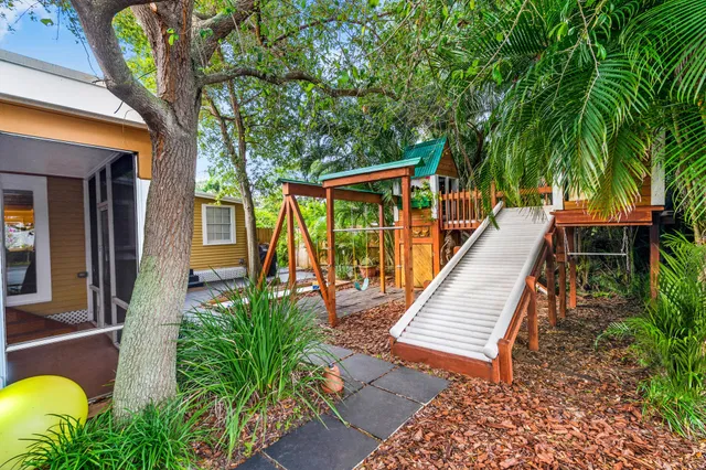  Residence photo 6