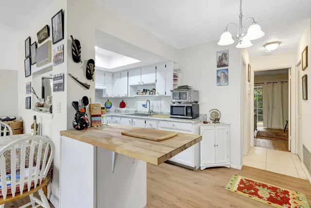 Unit 117-7 photo 12