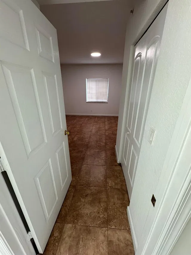 Unit 1311 photo 6