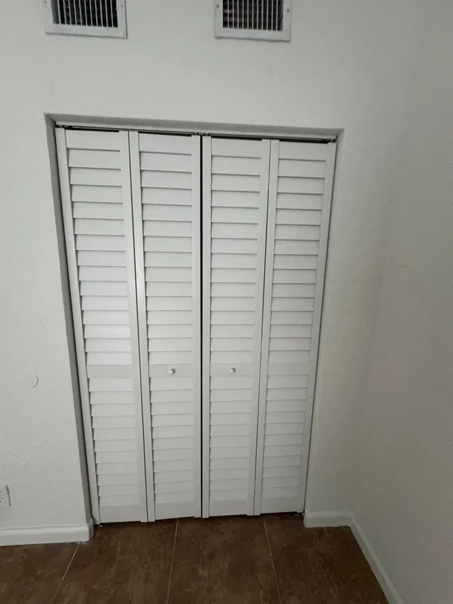 Unit 1311 photo 9