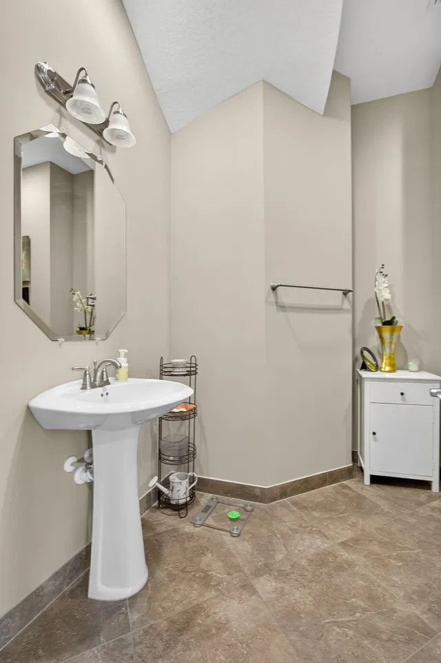  Residence photo 11
