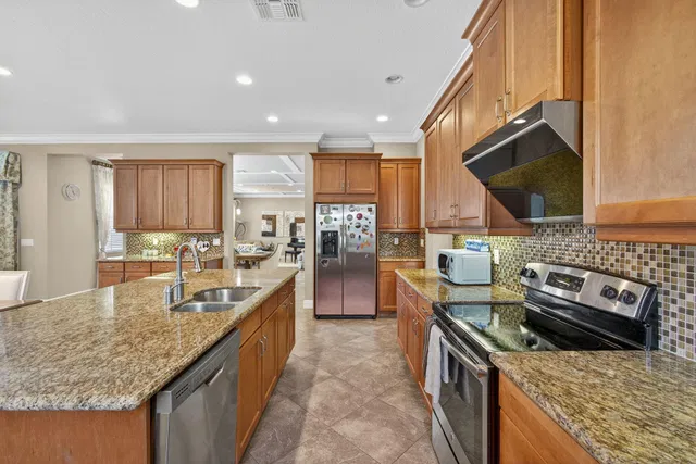  Residence photo 25