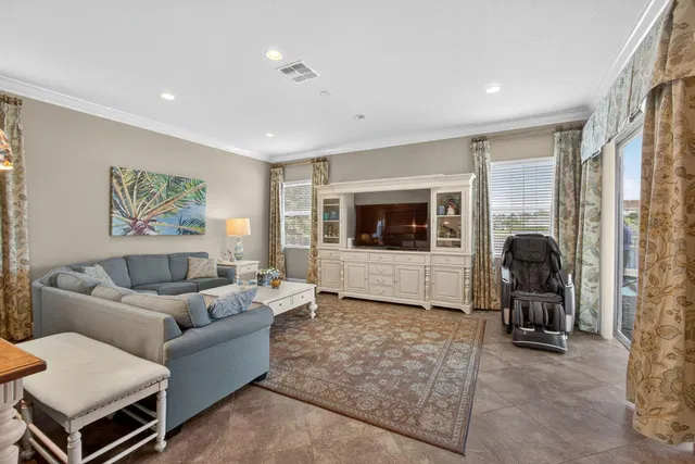  Residence photo 28