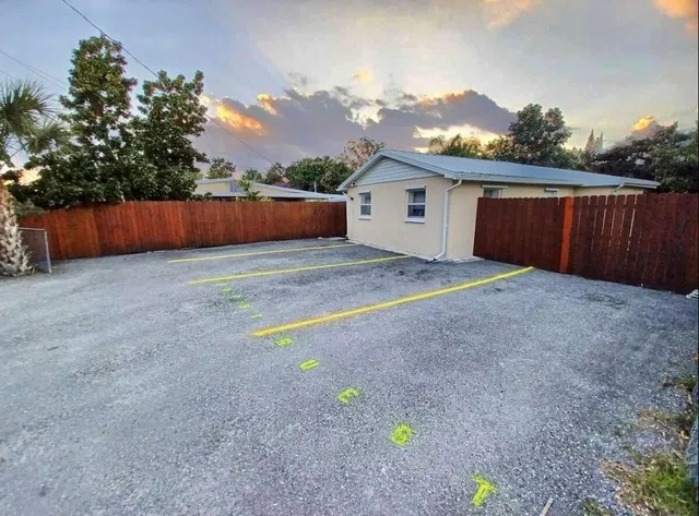  Residence photo 36