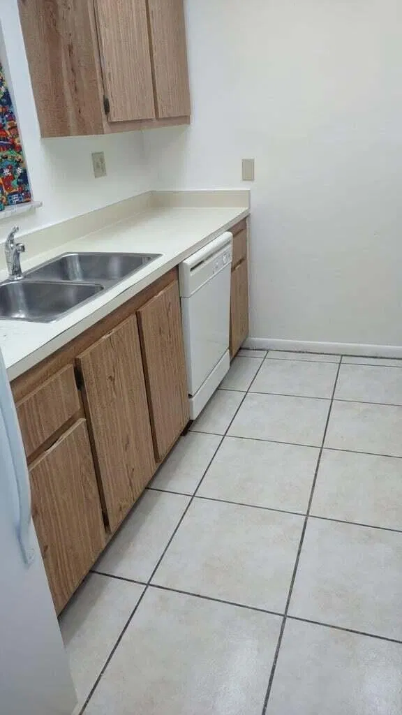 Unit J211 photo 2