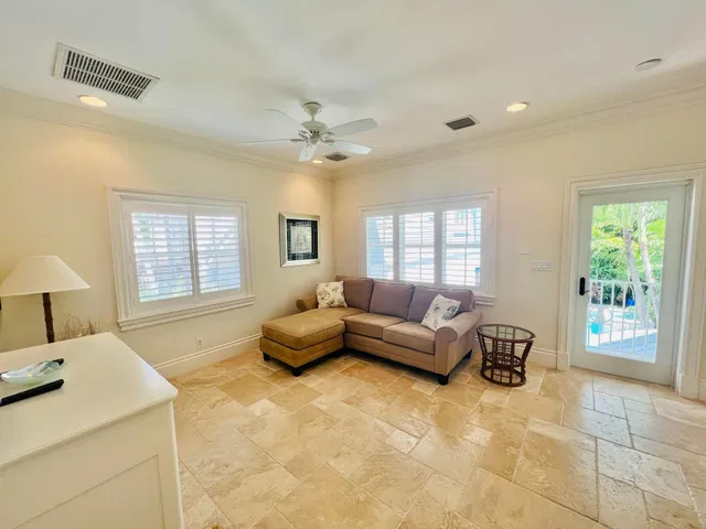Residence photo 33