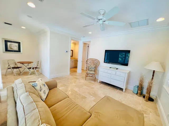 Residence photo 34