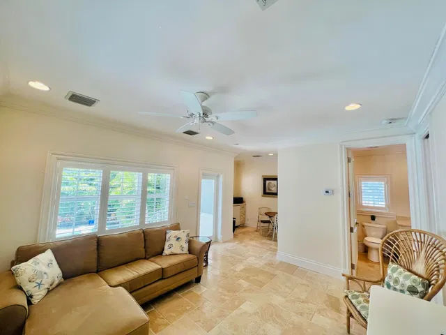 Residence photo 39