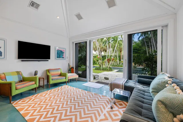 SoSo West Palm Beach Residence photo 12