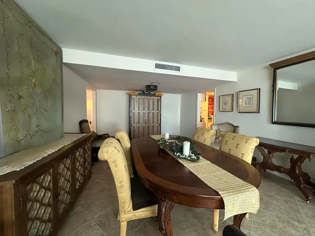 Trianon Unit 802 photo 5