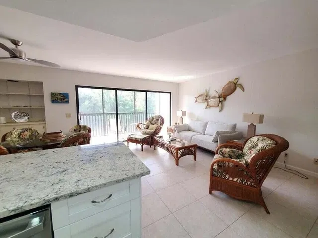 Unit F203 photo 11