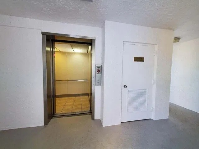 Unit F203 photo 31